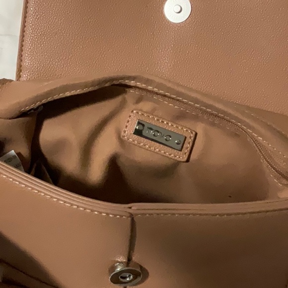 ✨HOST PICK✨ Novo Blush Tan Handbag with Conpartments - Picture 5 of 6